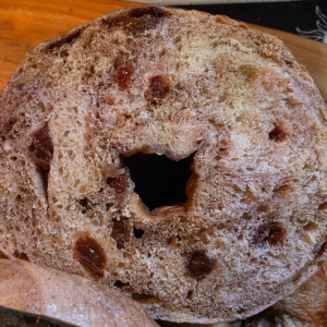 🥯✨ Cinnamon Raisin Sourdough Bagels (6‑Pack)