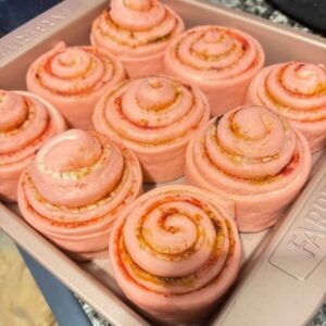 🍥 Sourdough Strawberry Cheesecake Sweet Rolls (Sold in 4, 6, or 8 packs — singles only on Bakery Day events)
